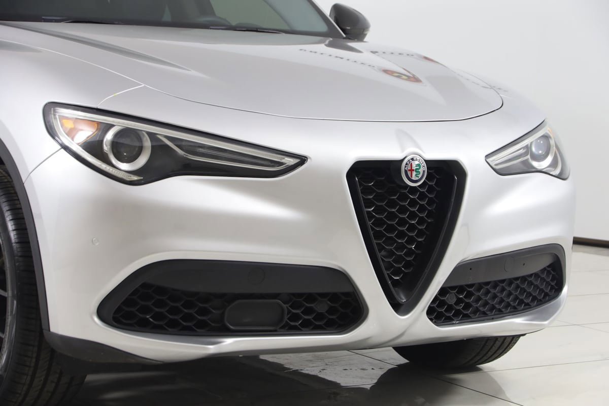Used 2020 Alfa Romeo Stelvio w/ Nero Edizione RWD image 38