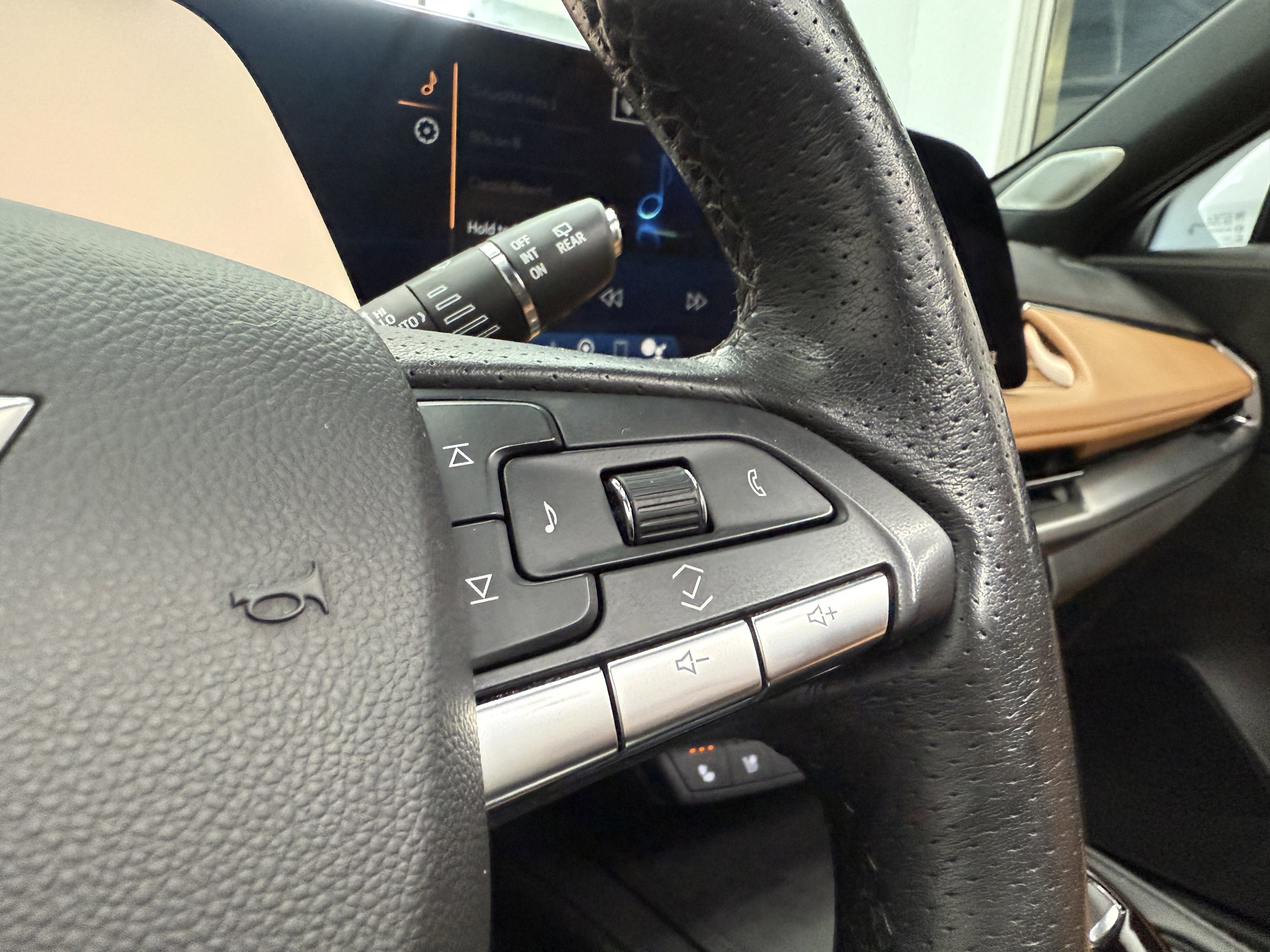 Used 2024 Cadillac XT4 Sport image 18