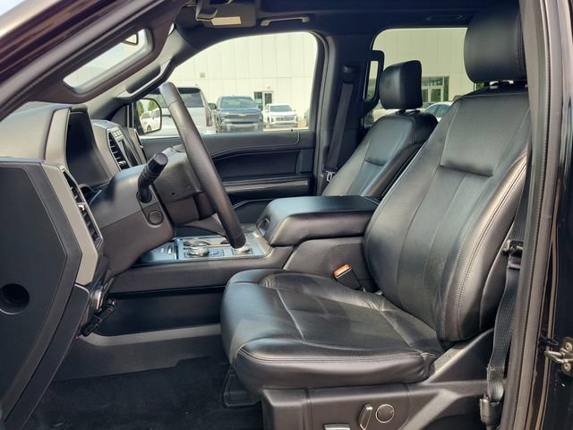 Used 2018 Ford Expedition XLT w/ Equipment Group 202A AWD/4WD image 6