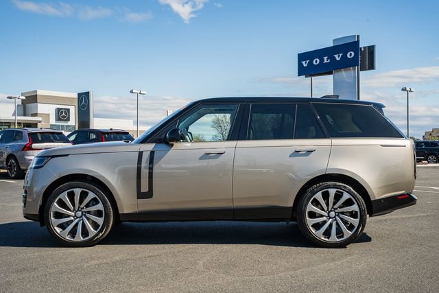 Used 2023 Land Rover Range Rover SE image 4