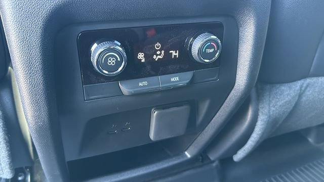 New 2026 Chevrolet Traverse LT w/ Sun and Wheel Package FWD image 23