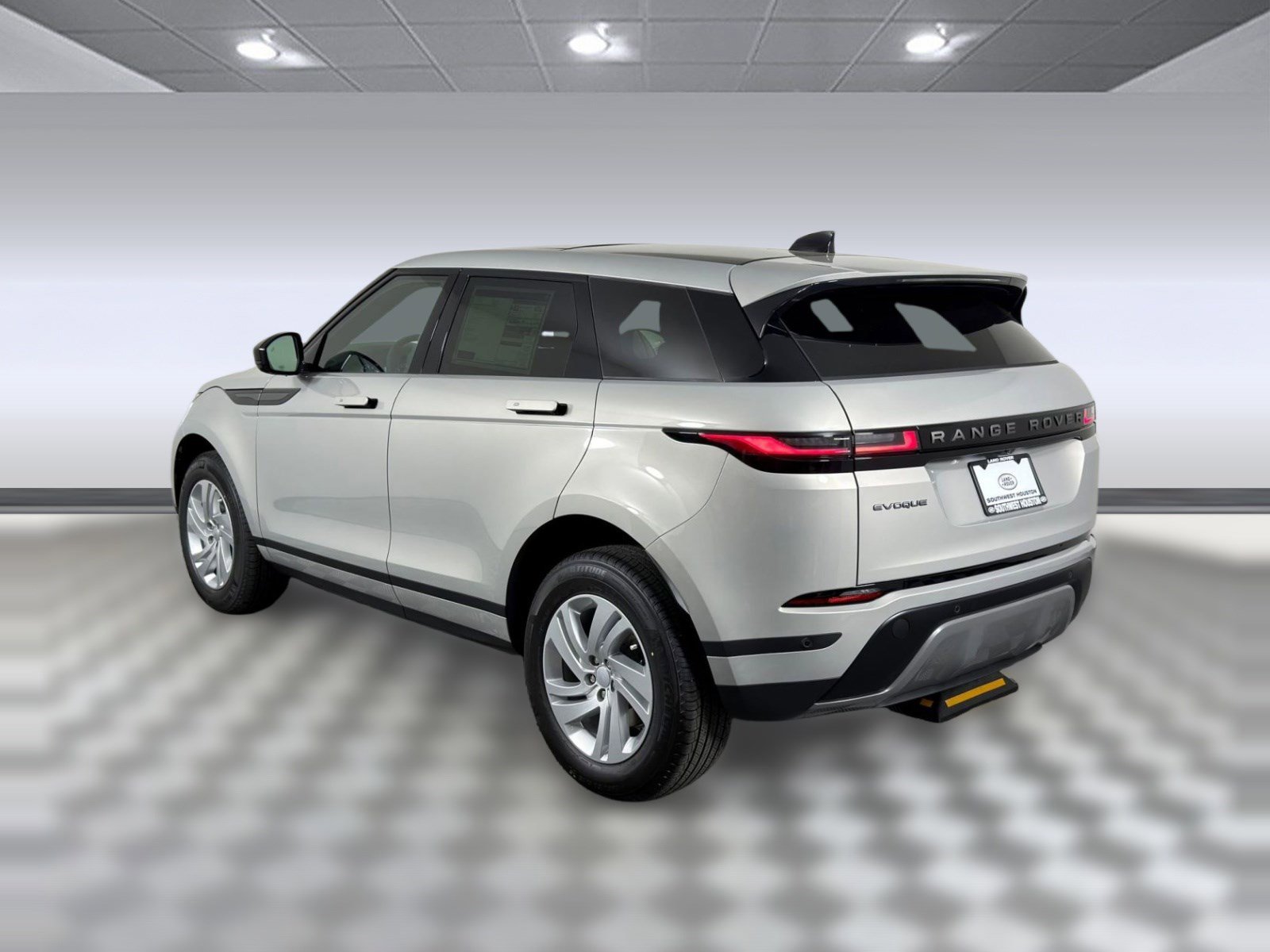 Used 2026 Land Rover Range Rover Evoque S AWD/4WD image 3
