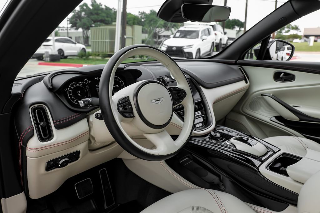 Used 2023 Aston Martin DBX 707 image 5