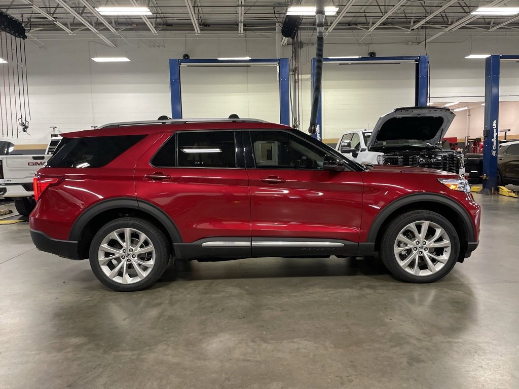 Used 2022 Ford Explorer Platinum w/ Equipment Group 601A image 9