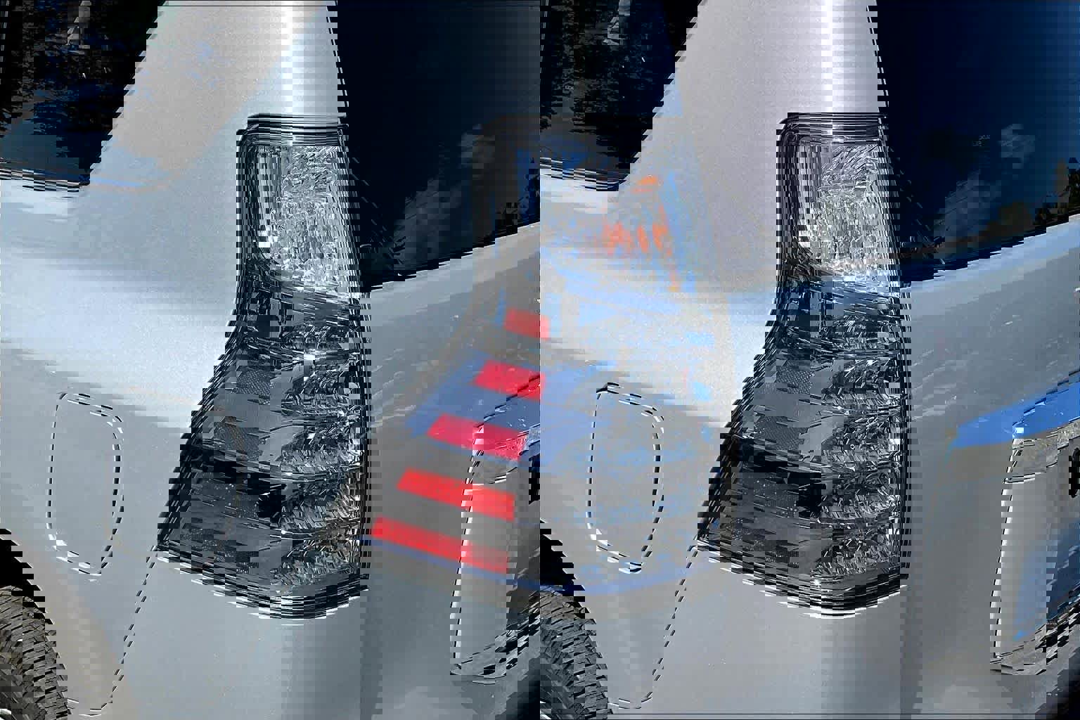 Used 2015 Lexus GX 460 w/ Premium Package image 28