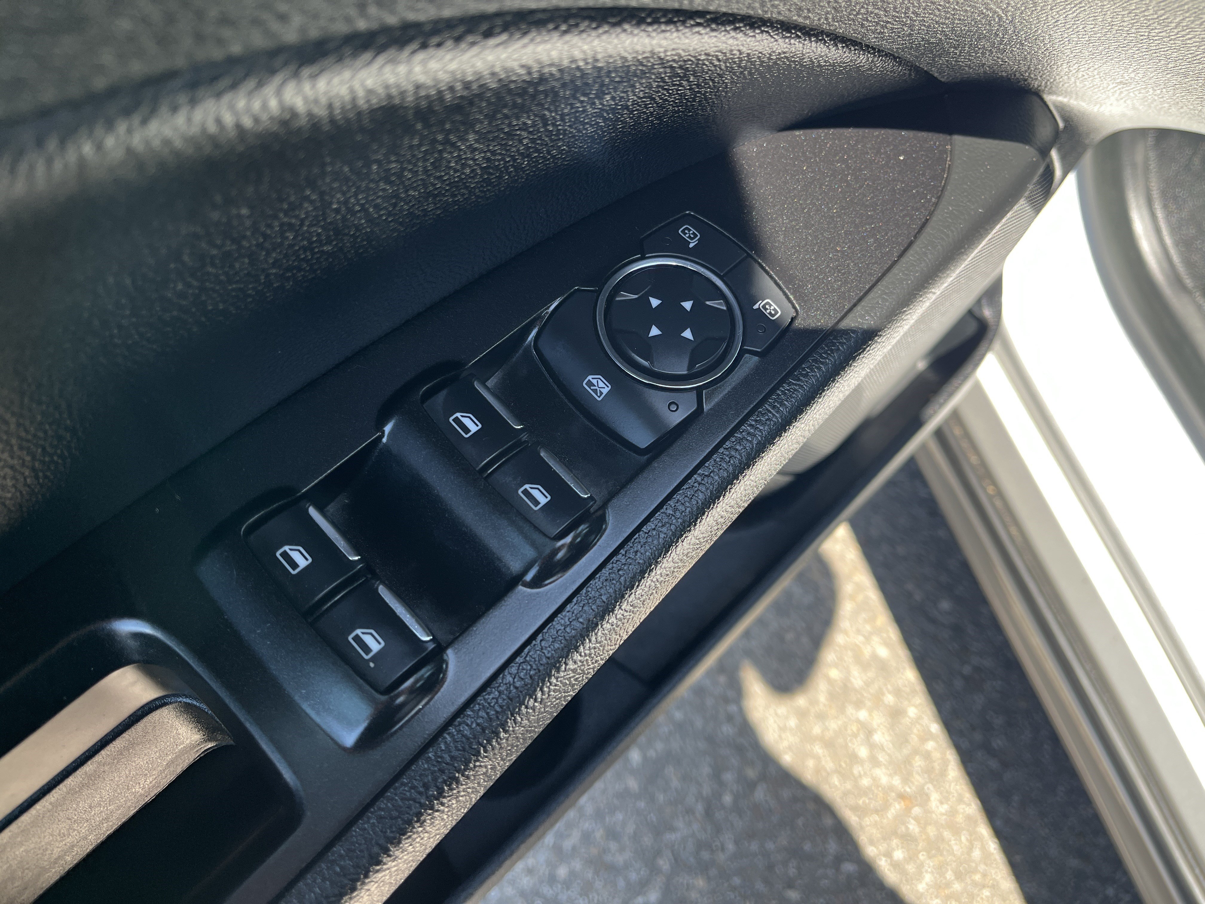Used 2019 Ford Fusion SEL FWD image 18
