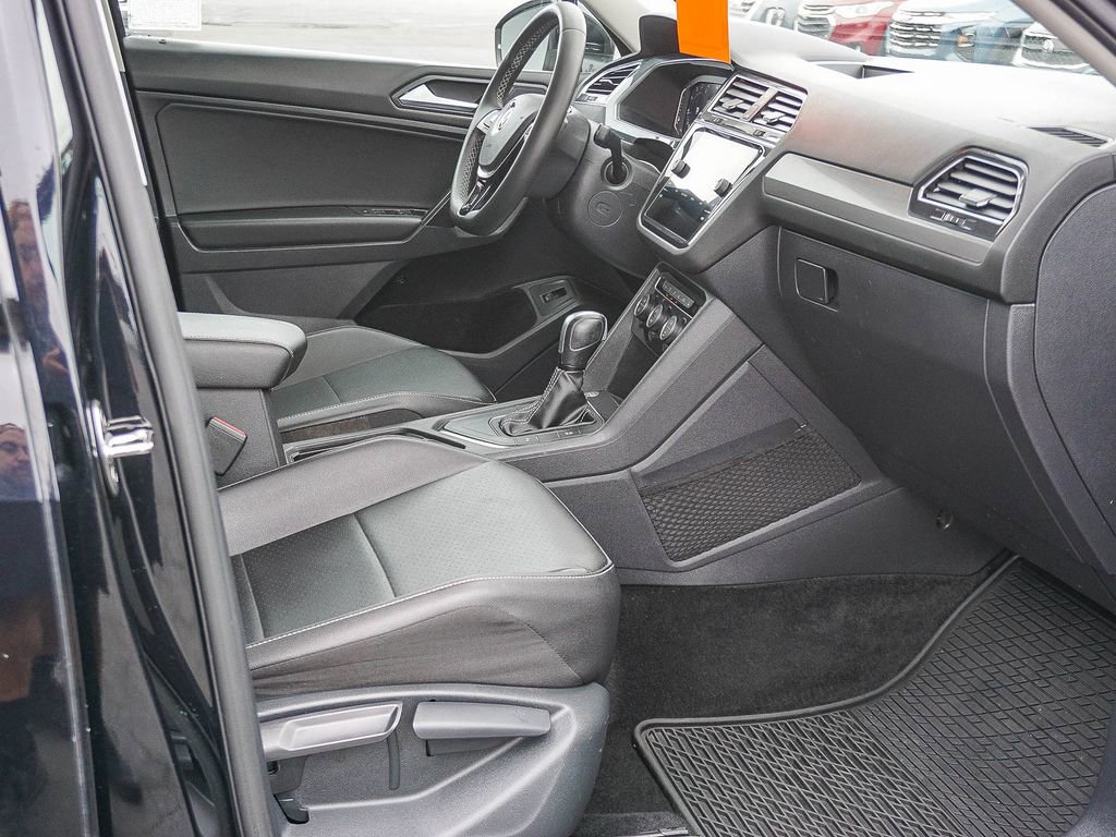 Used 2021 Volkswagen Tiguan SEL FWD image 13