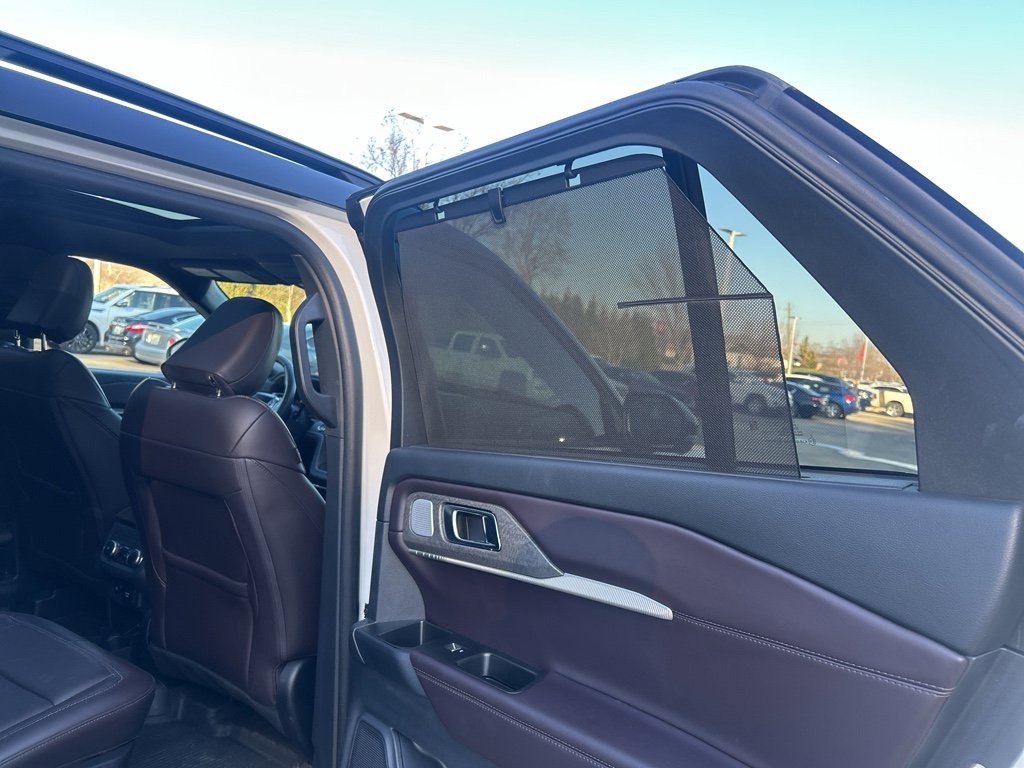 Used 2025 Ford Explorer Platinum image 16