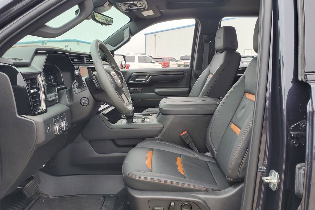 Used 2025 GMC Sierra 1500 AT4 w/ AT4 Premium Package AWD/4WD image 10