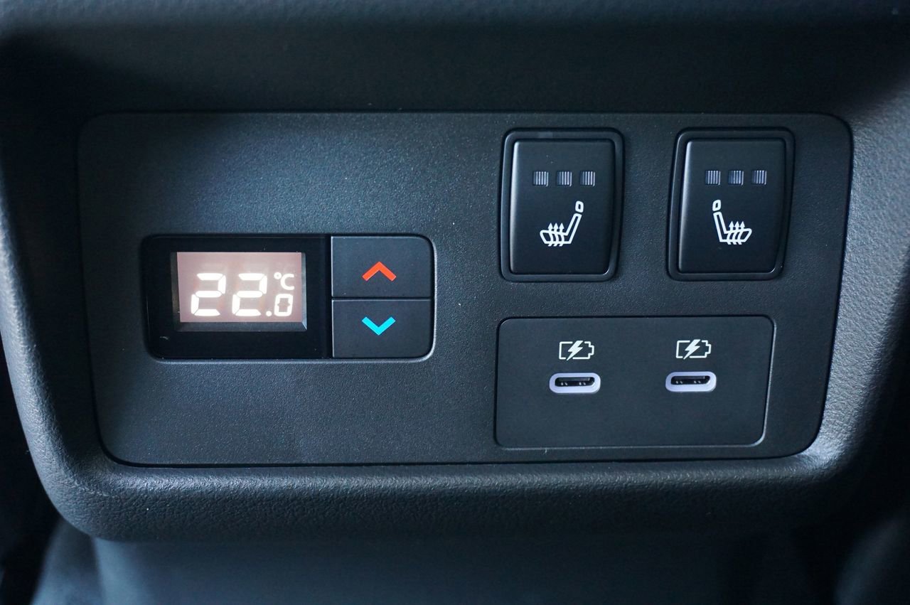 Certified 2025 Nissan Rogue Platinum w/ Platinum Premium Package image 37