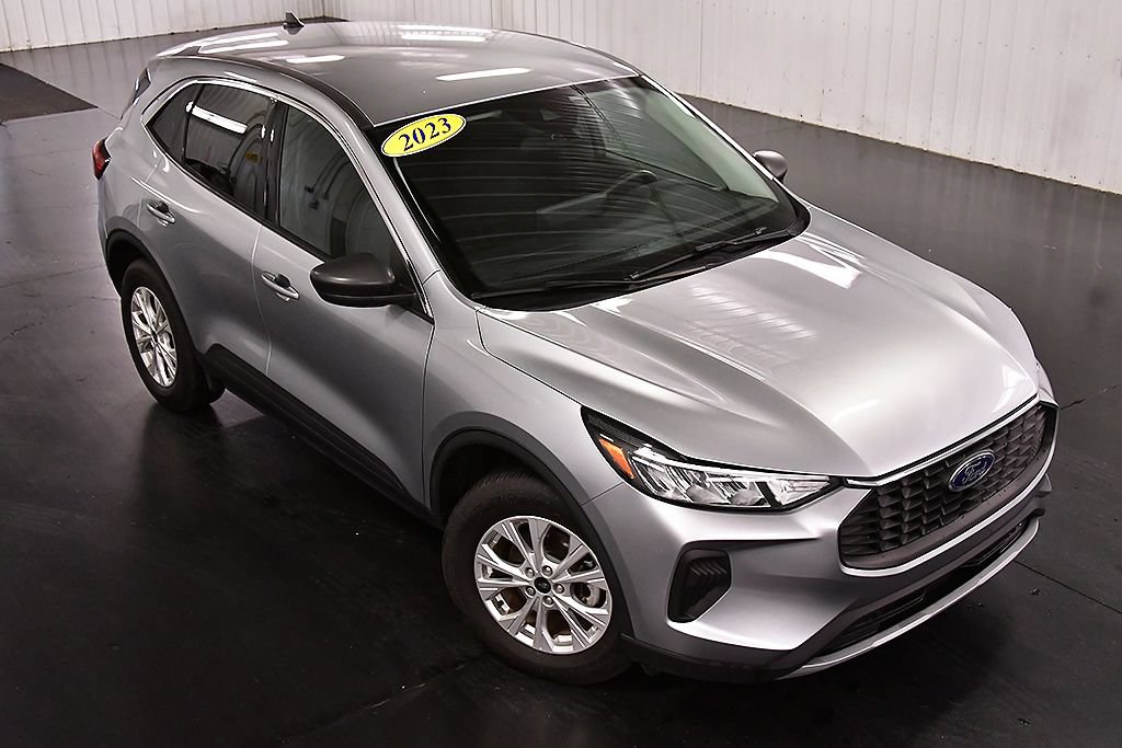 Used 2023 Ford Escape Active w/ Tech Pack #1 AWD/4WD image 14