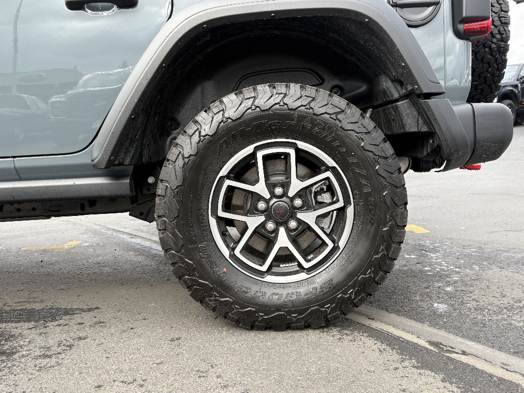 Used 2025 Jeep Wrangler Unlimited Rubicon w/ Steel Bumper Group image 12