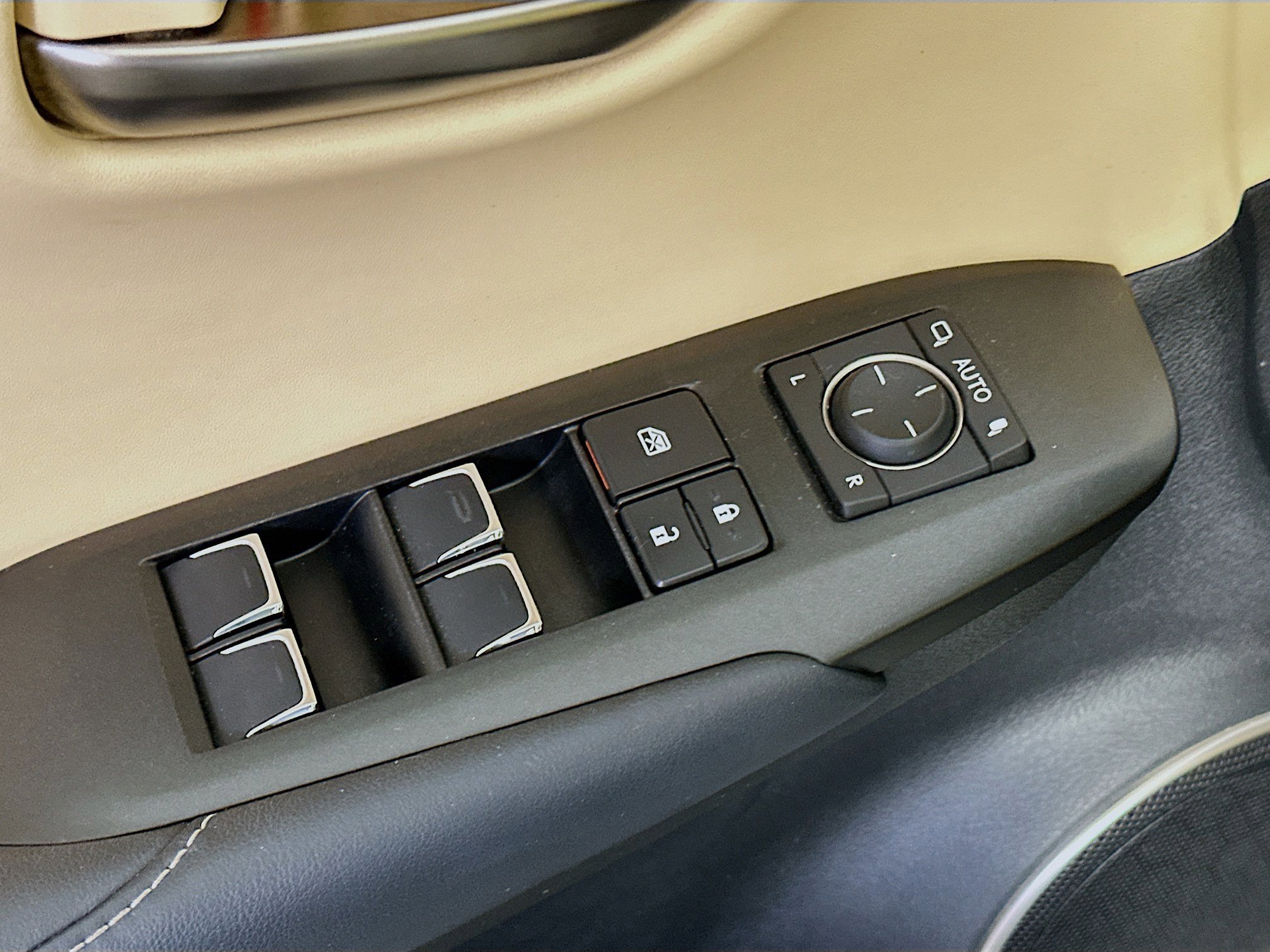 Used 2018 Lexus NX 300 FWD image 15