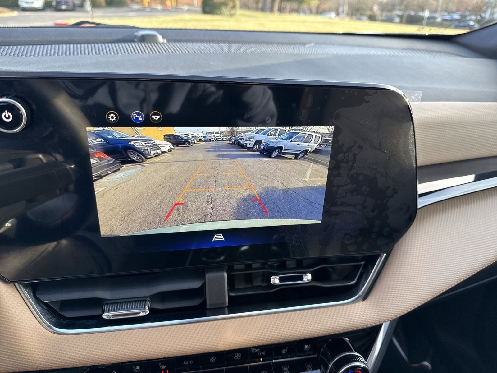 Used 2025 Chevrolet Equinox ACTIV w/ Convenience Package III image 17