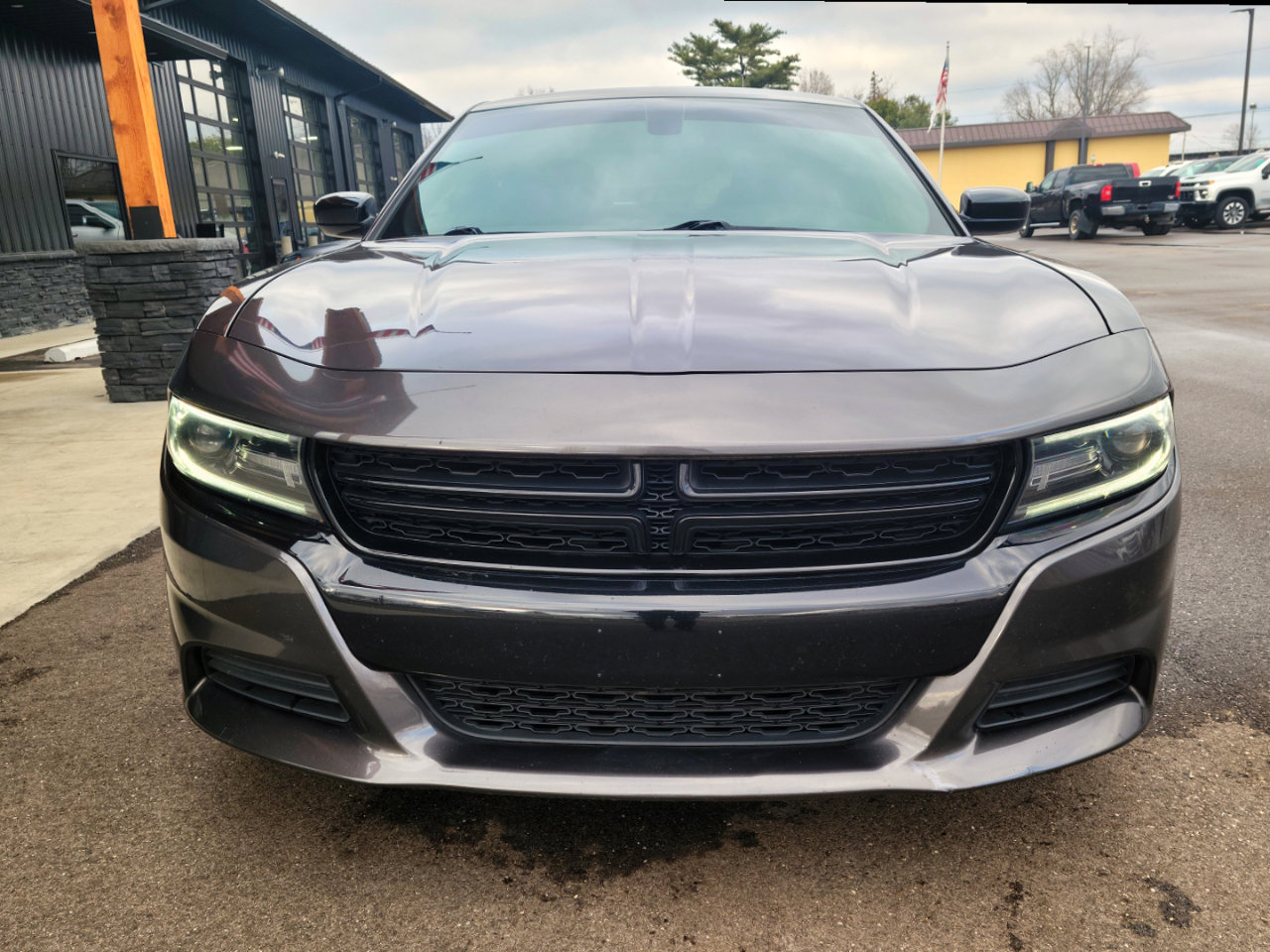 Used 2018 Dodge Charger SXT w/ Blacktop Package image 2