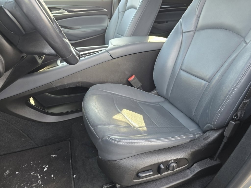 Used 2019 Buick Enclave Essence image 22