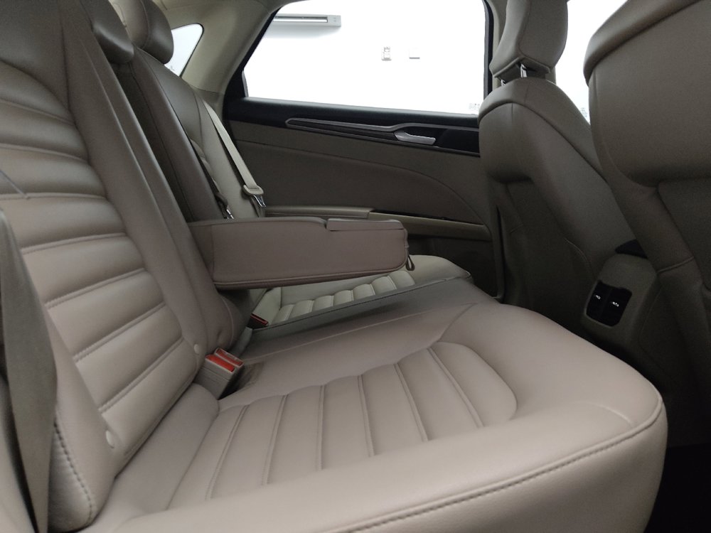 Used 2020 Ford Fusion SEL FWD image 19