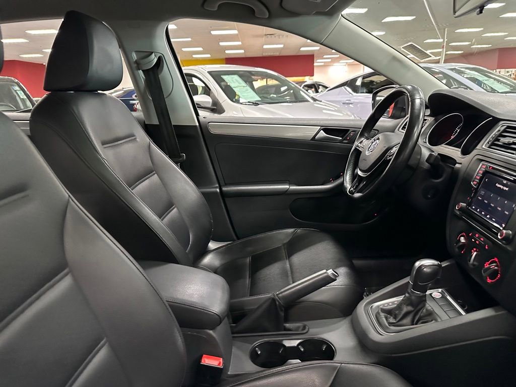 Used 2018 Volkswagen Jetta SE FWD image 29