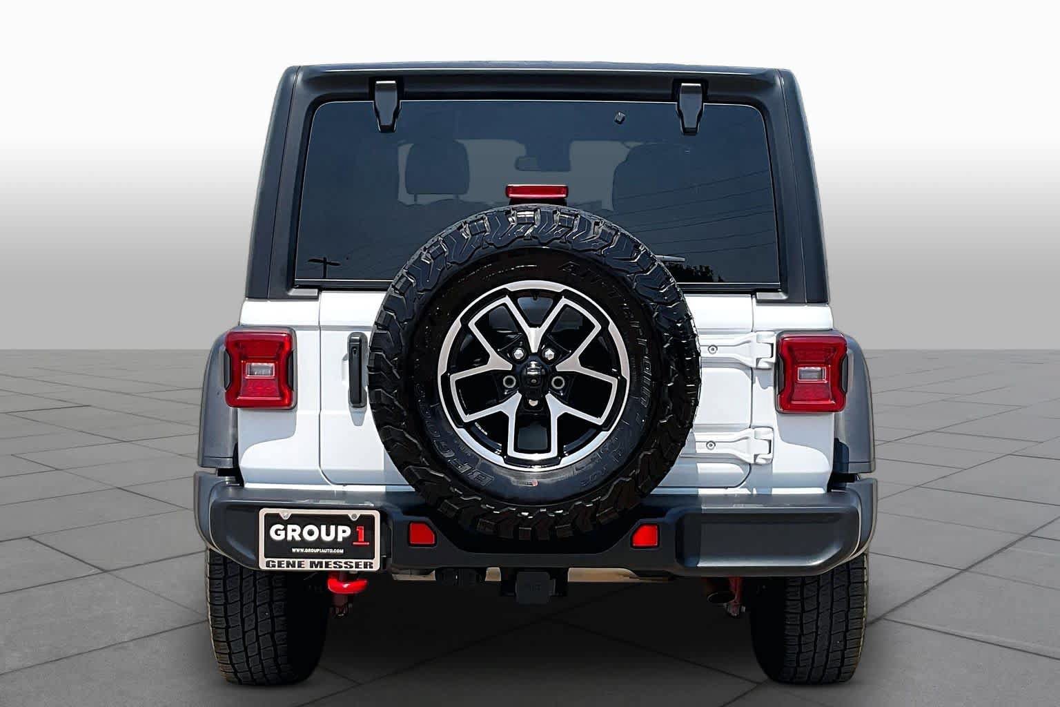 Used 2024 Jeep Wrangler Unlimited Rubicon AWD/4WD image 5
