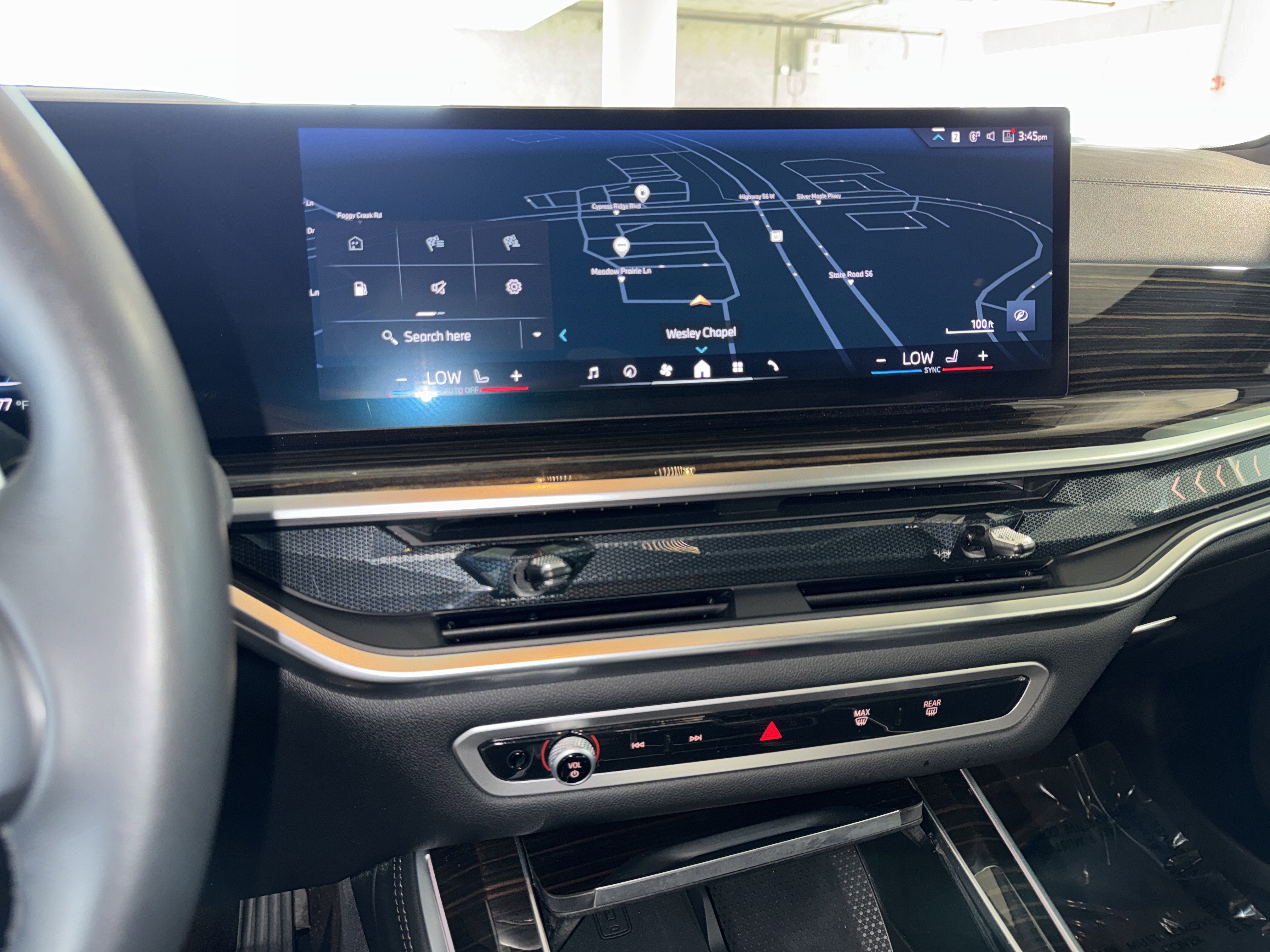 Used 2025 BMW X5 sDrive40i w/ Premium Package image 26