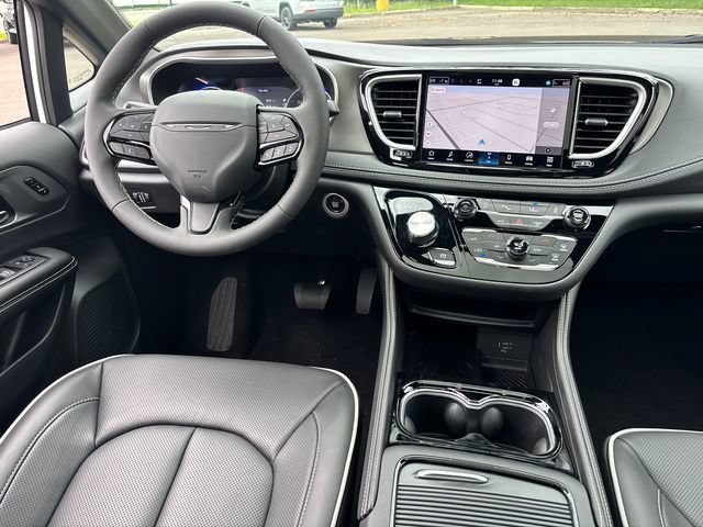 New 2027 Chrysler Pacifica Limited w/ S Appearance Package AWD/4WD image 13
