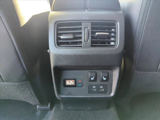 Used 2021 Nissan Rogue Platinum image 18