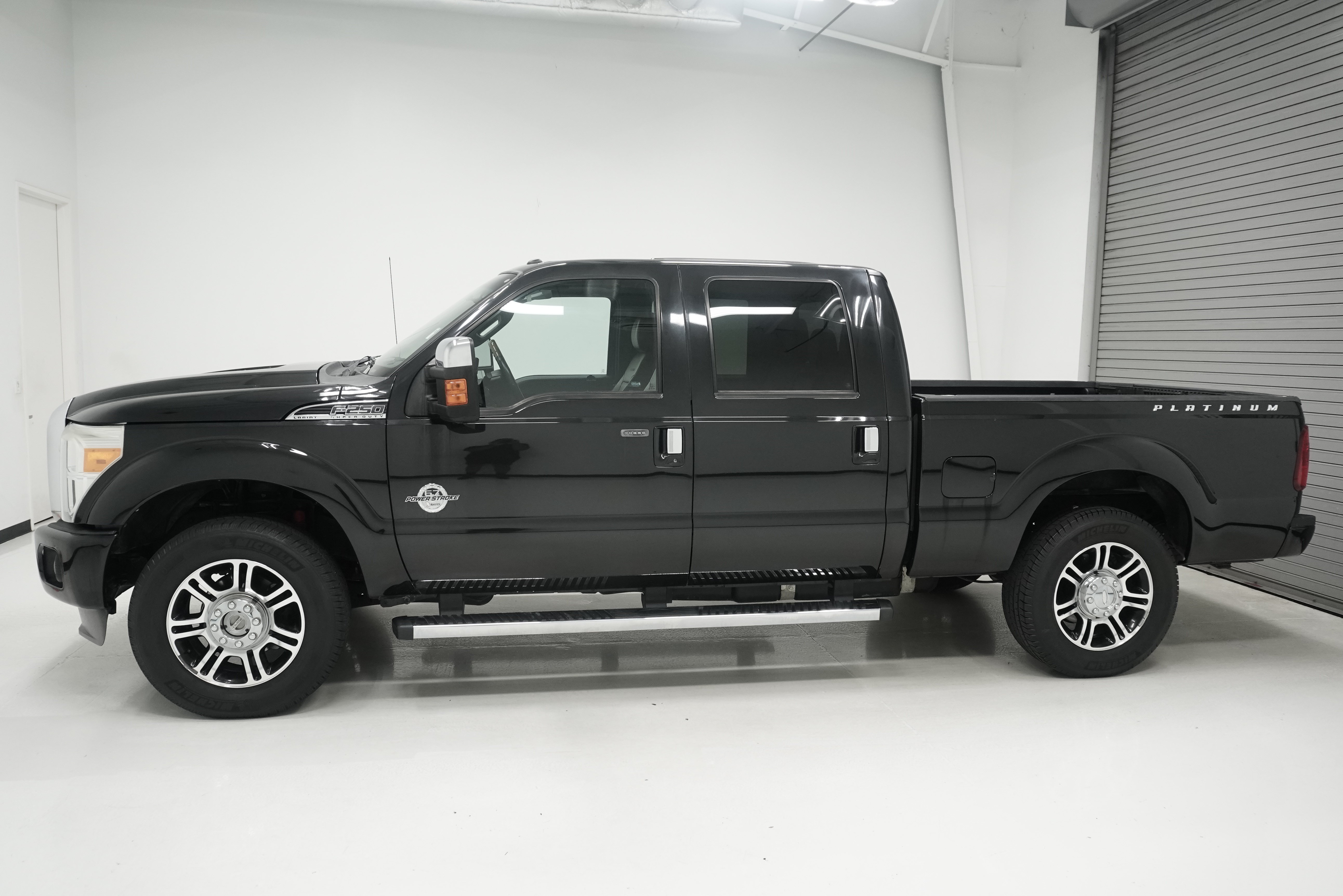 Used 2013 Ford F250 Platinum w/ FX4 Off Road Pkg AWD/4WD image 6