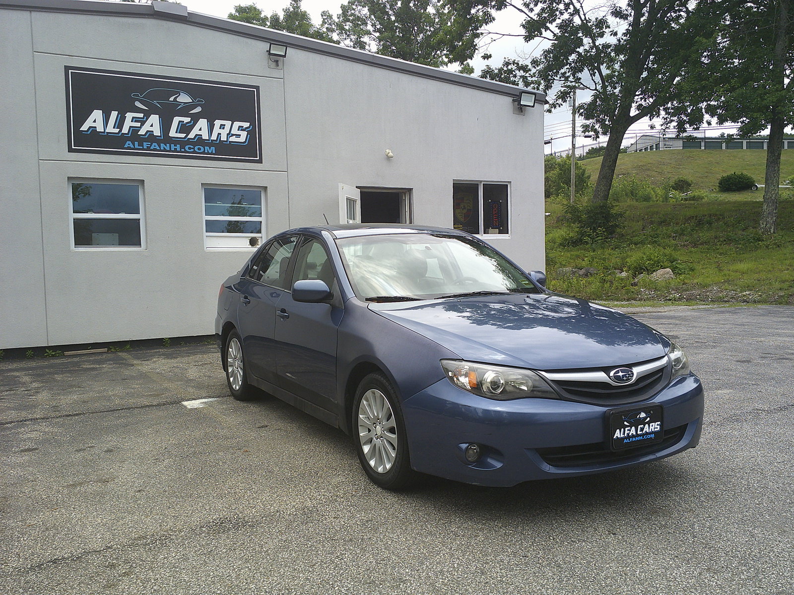 Used 2011 Subaru Impreza 2.5i Premium w/ PWR Moonroof Value Pkg AWD/4WD image 3