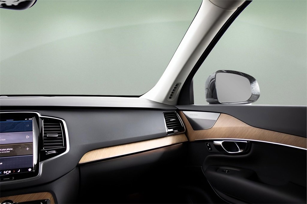 Certified 2025 Volvo XC90 T8 Plus image 36