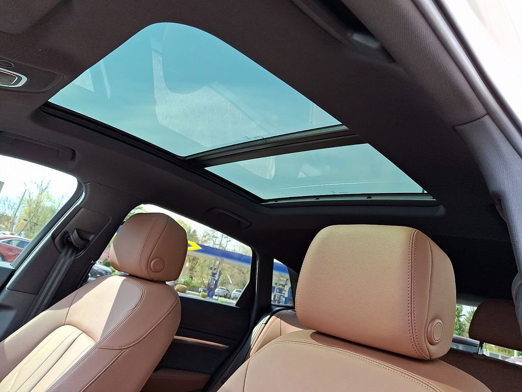 Used 2023 Audi e-tron Premium w/ Convenience Plus Package image 14