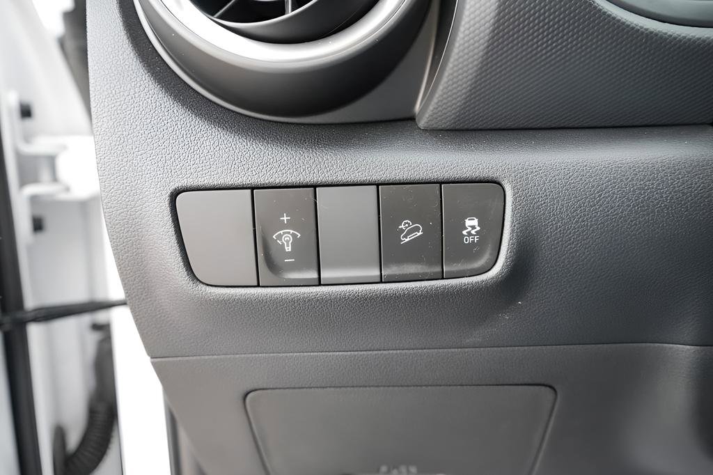 Certified 2023 Hyundai Kona SEL AWD/4WD image 22