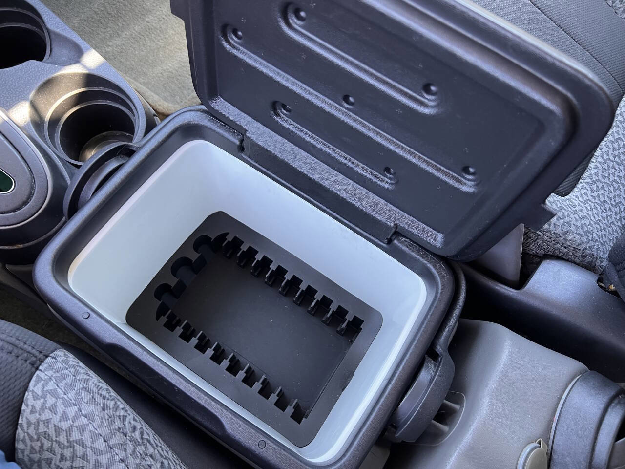 Used 2004 Pontiac Aztek 2WD w/ 1SB Preferred Equipment Group image 13