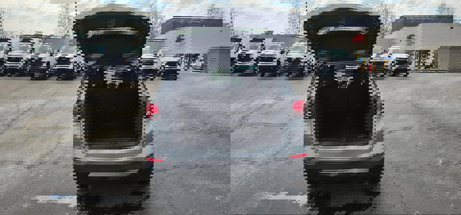 Used 2024 Chevrolet Equinox LT w/ LPO, Floor Liner Package image 7