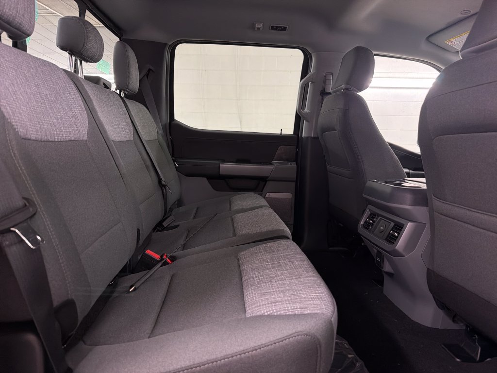 New 2027 Ford F250 XLT w/ XLT Premium Package AWD/4WD image 28