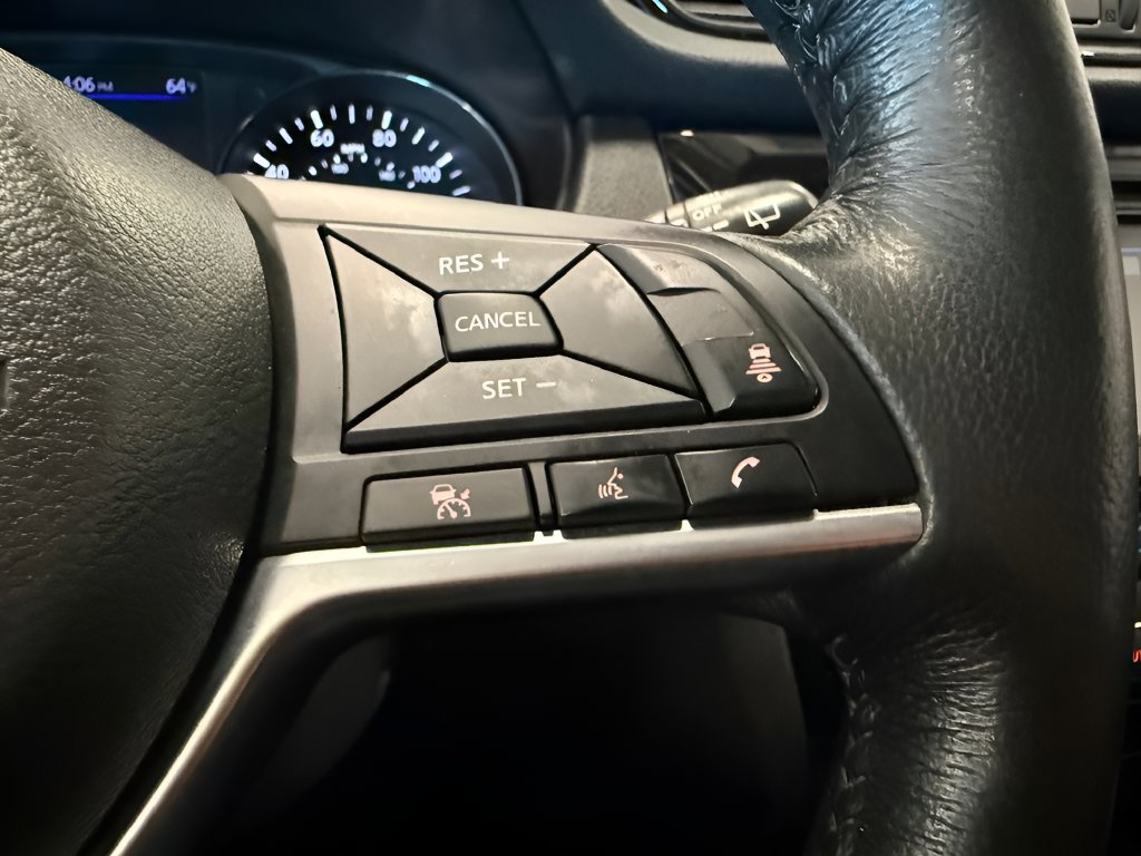 Used 2018 Nissan Rogue SV w/ Premium Package AWD/4WD image 20