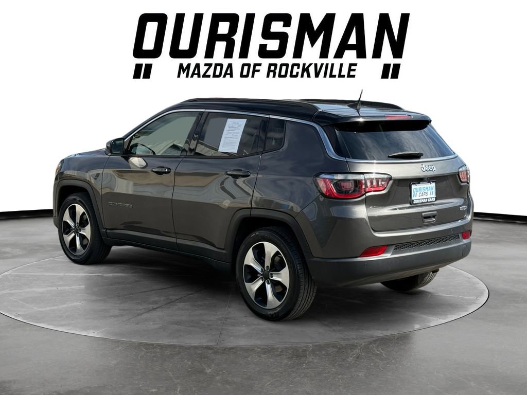 Used 2018 Jeep Compass Latitude w/ Popular Equipment Group FWD image 4