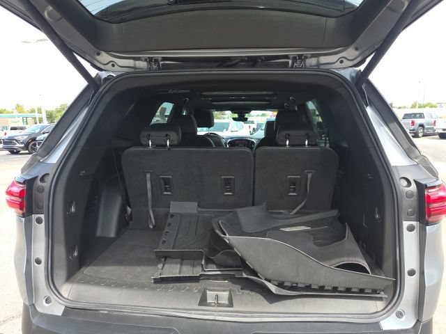 Used 2023 Chevrolet Traverse RS AWD/4WD image 55