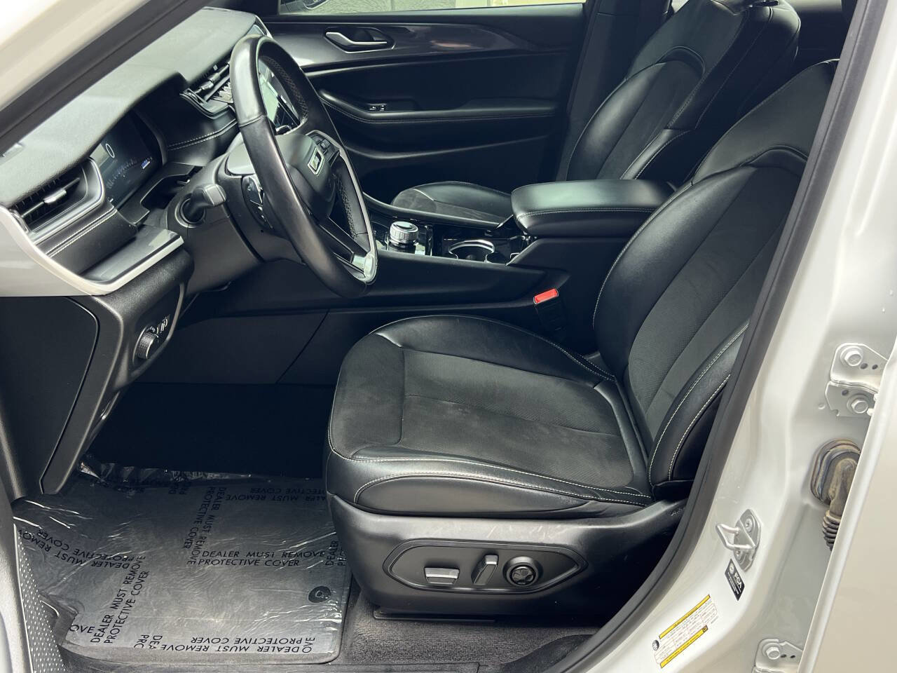 Used 2021 Jeep Grand Cherokee L Laredo image 15