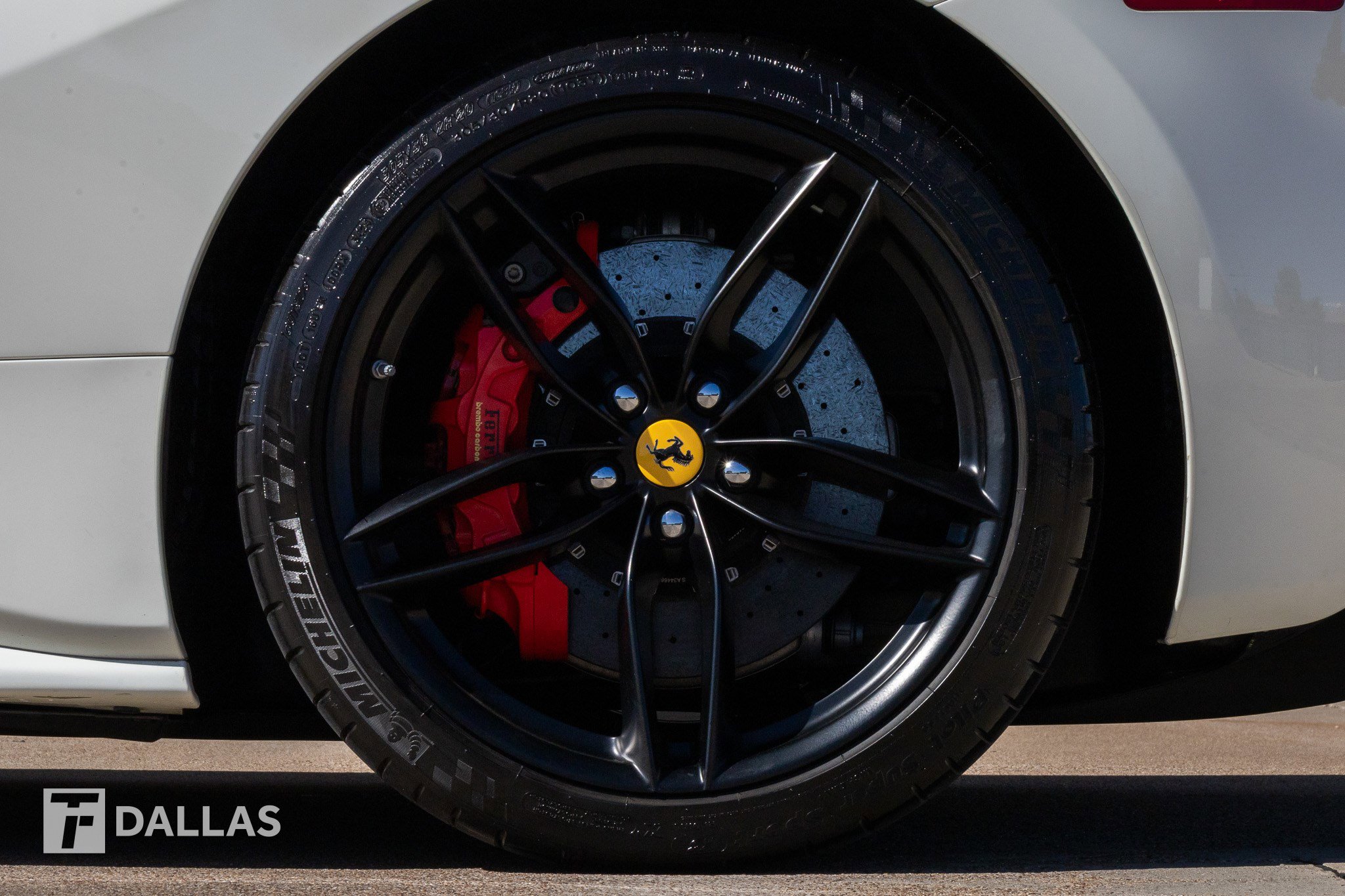 Used 2019 Ferrari 488 GTB image 9