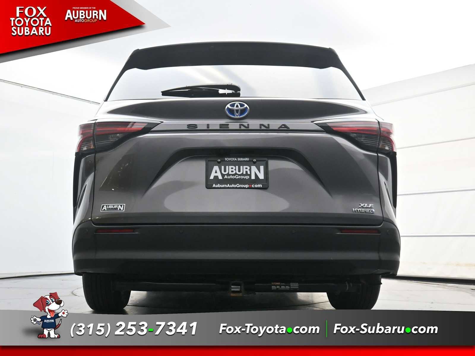 Used 2022 Toyota Sienna XLE w/ XLE Plus Package image 16