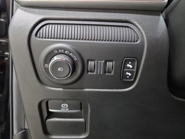 Used 2022 Jeep Wagoneer Series III w/ Premium Group I AWD/4WD image 25