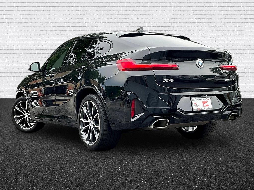 Used 2022 BMW X4 xDrive30i w/ M Sport Package AWD/4WD image 4