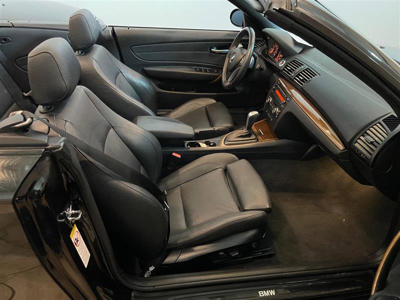 Used 2009 BMW 128i Convertible image 15