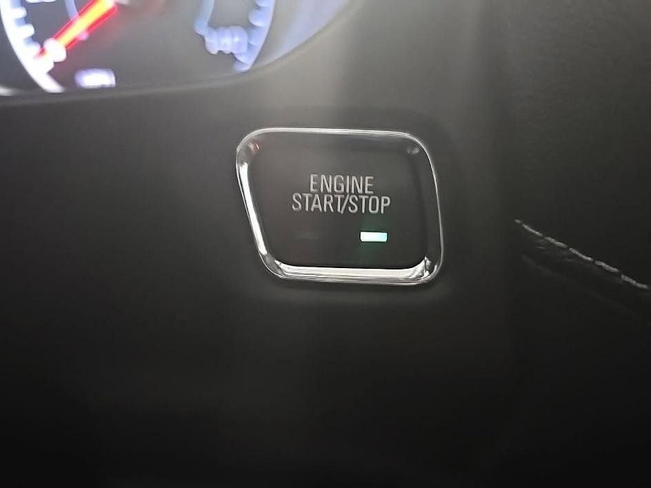 Used 2018 GMC Acadia SLE image 20