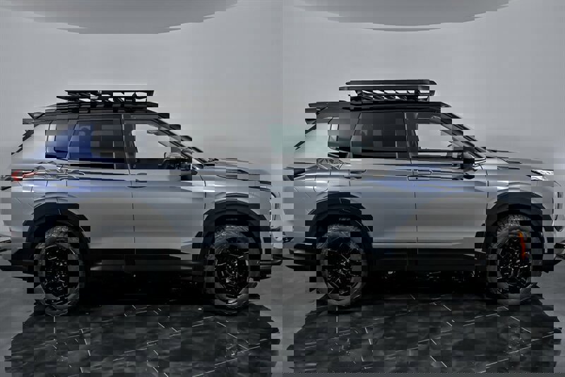 New 2025 Mitsubishi Outlander AWD image 9