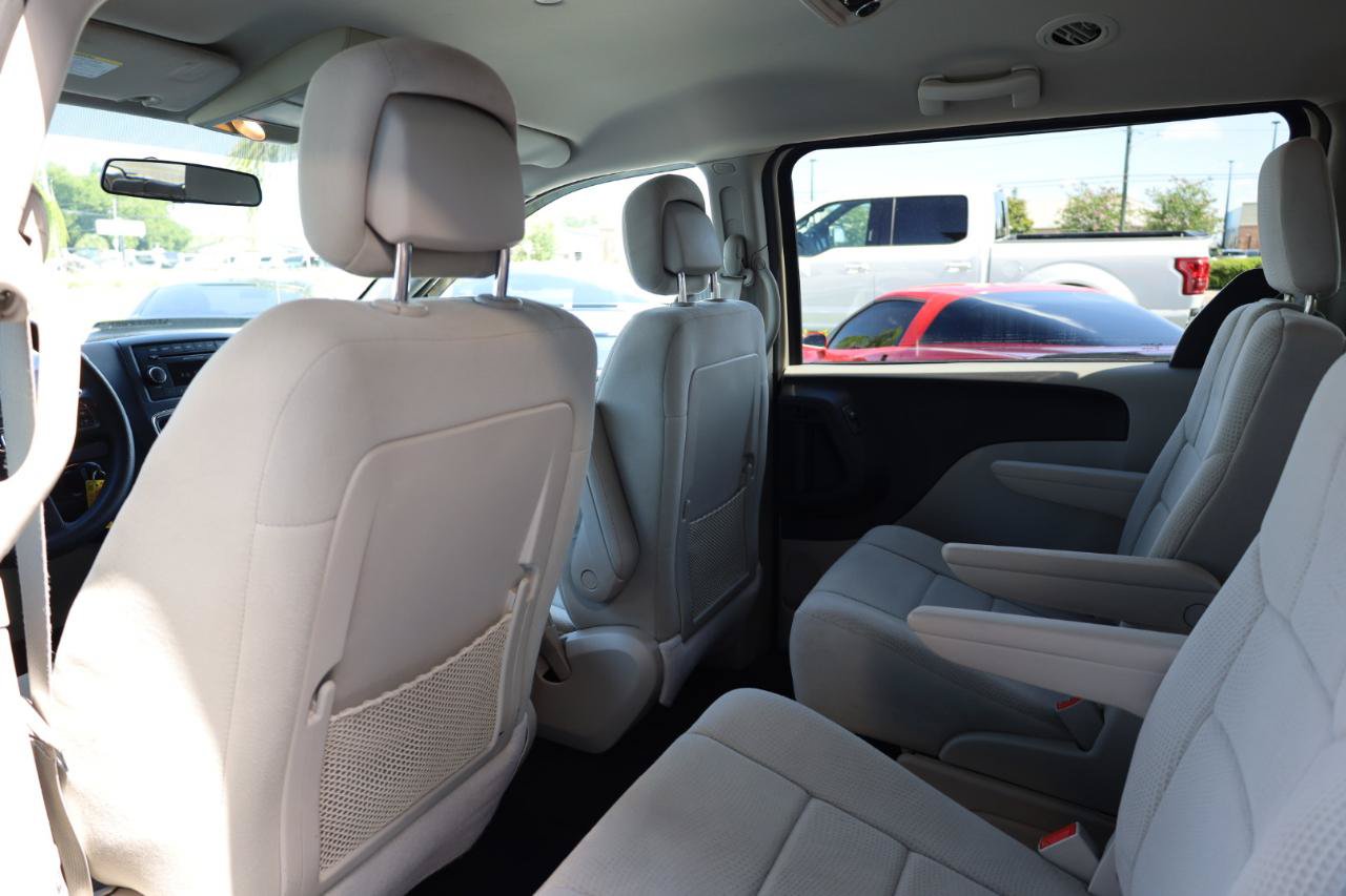Used 2012 Dodge Grand Caravan SXT FWD image 13