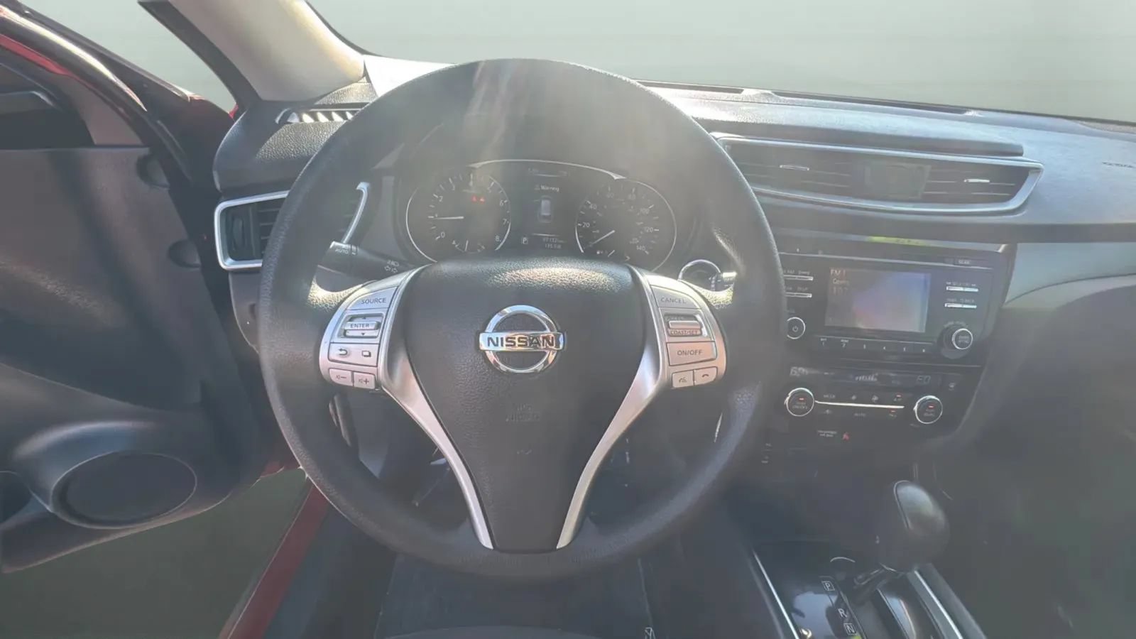Used 2016 Nissan Rogue SV FWD image 27
