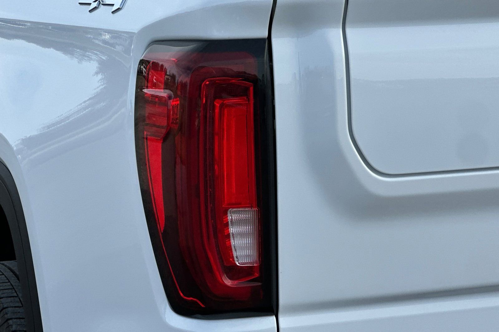 Used 2025 GMC Sierra 1500 SLT image 44