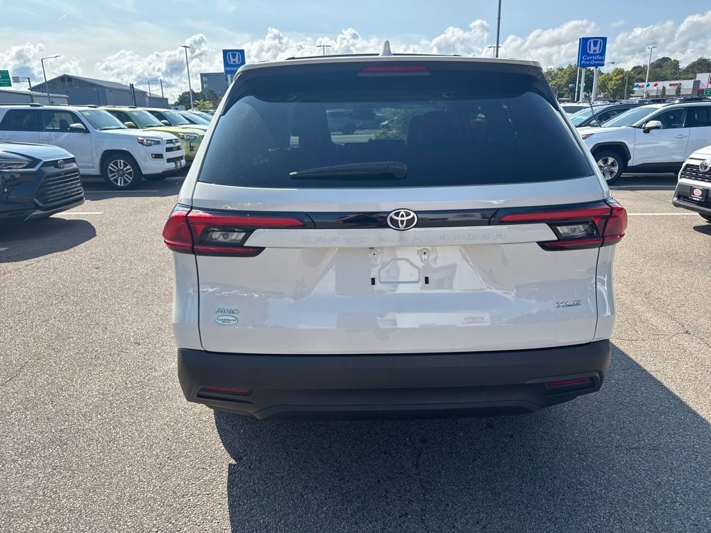 Used 2024 Toyota Grand Highlander XLE image 9