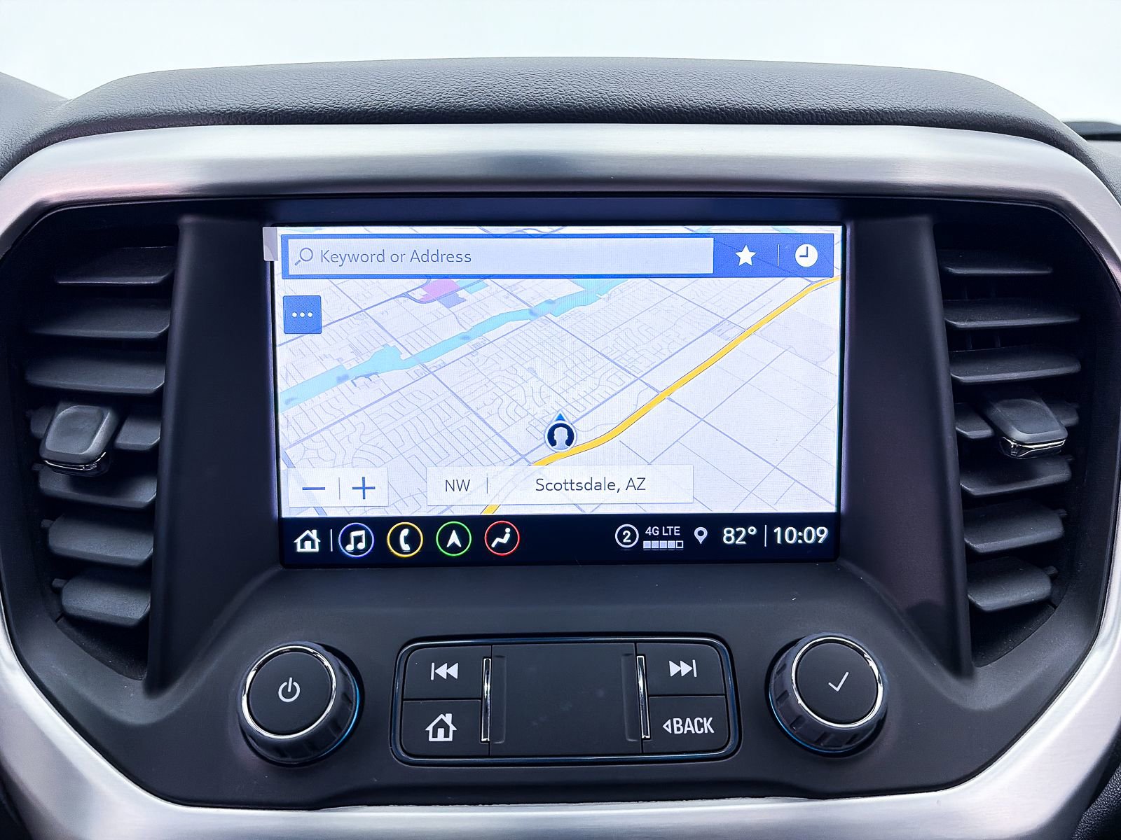 Used 2022 GMC Acadia SLE w/ Driver Convenience Package FWD image 7